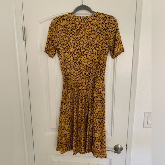 Diane Von Furstenberg Silk Wrap Dress in Buttercup Print - Size 4 - Picture 7 of 13